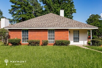 Building Photo - 2038 Red Oak Dr