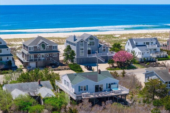 Building Photo - 898 Dune Rd