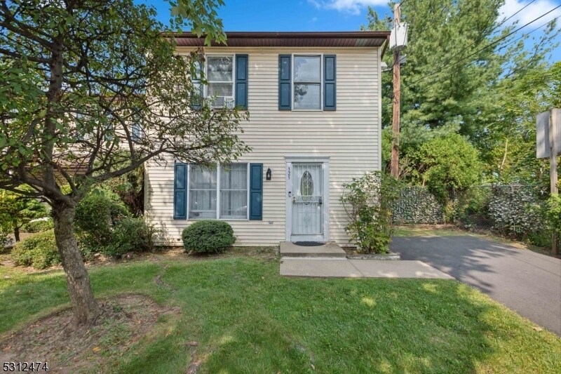 Primary Photo - 325 Fairmount Ave
