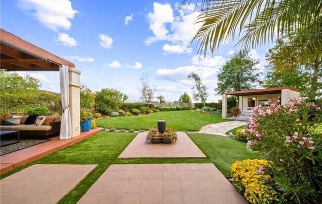 Foto del edificio - 21634 Canyon Heights Cir