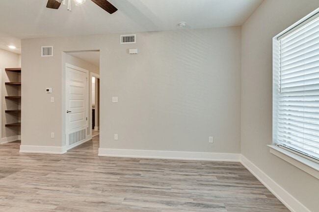 Photo - 115 W Jones St Apartment