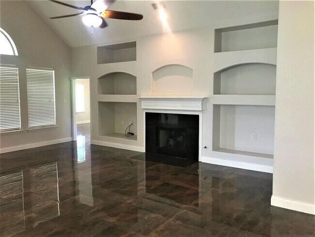 Building Photo - 11622 Canyon Mills Dr