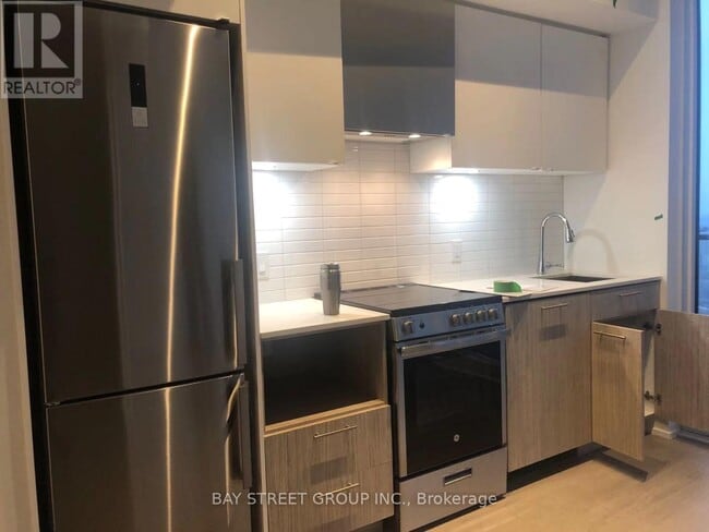 Building Photo - 251 Jarvis St