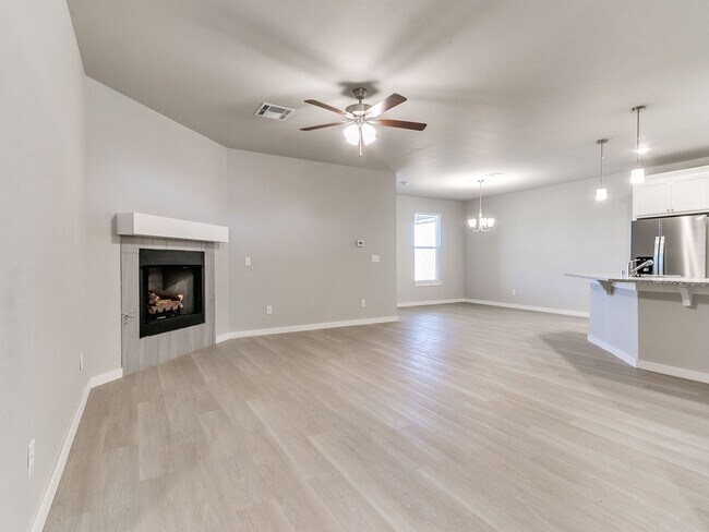 Foto del edificio - Move-In Ready 3-Bed, 2-Bath Home with Garage!