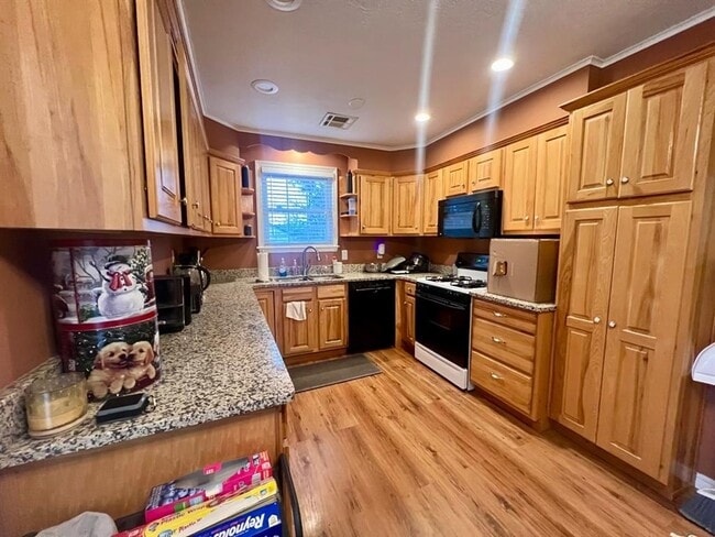 Building Photo - 526 Nebraska St