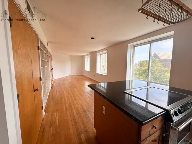 Foto del edificio - 474 Commercial St