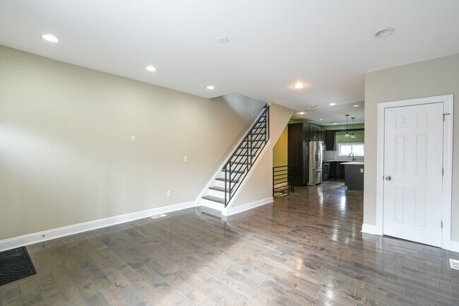 Foto del edificio - Super property 3 beds finished basement large yard