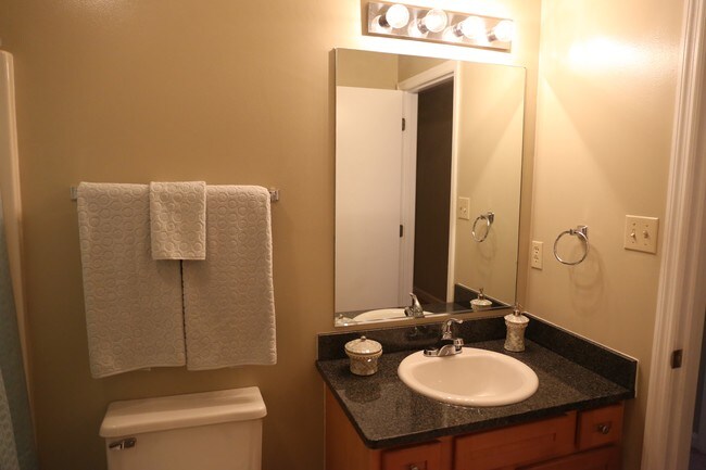Bathroom Cabinets Knoxville Tn 8886 fox river way knoxville, tn 37923 rentals - knoxville, tn Bathroom Cabinets Knoxville Tn 8886 fox river way knoxville, tn 37923 rentals - knoxville, tn