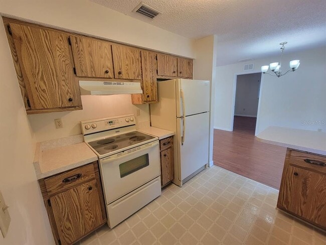 Foto del edificio - 23358 Racine Ave