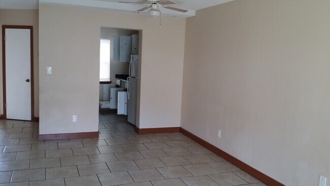 Foto del edificio - 2325 West Pensacola St 139