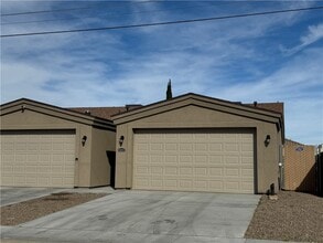 Building Photo - 3532 N Burbank St