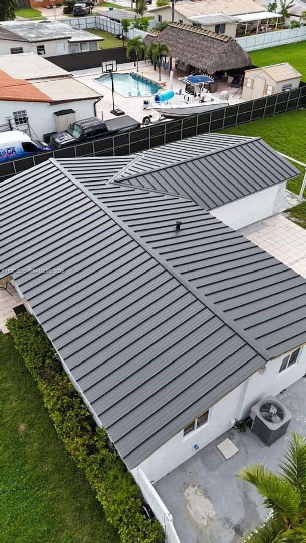 Foto del edificio - 10317 SW 7th St