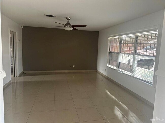 Foto del edificio - 808 E 8th St