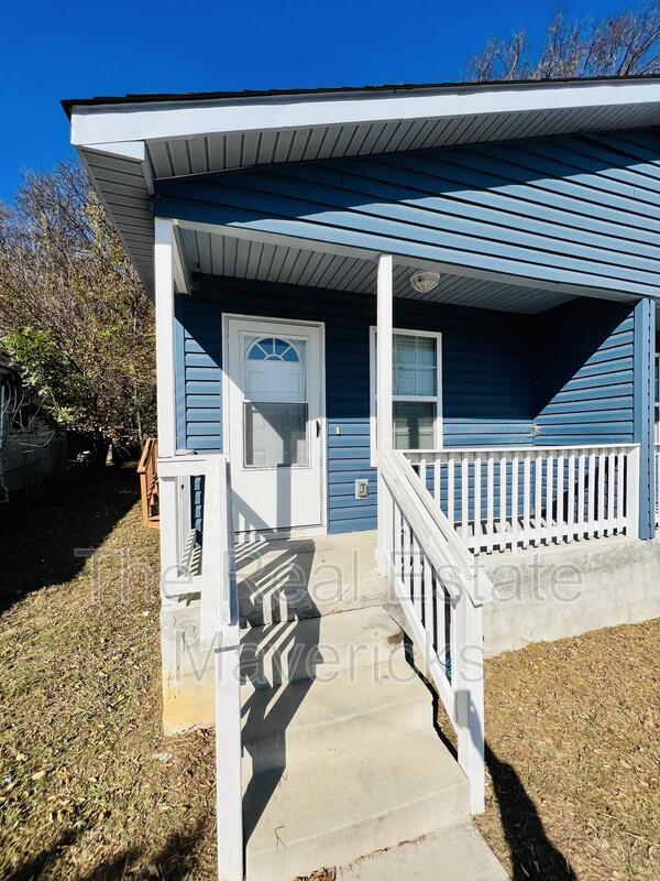 Photo - 309 N Holly St House