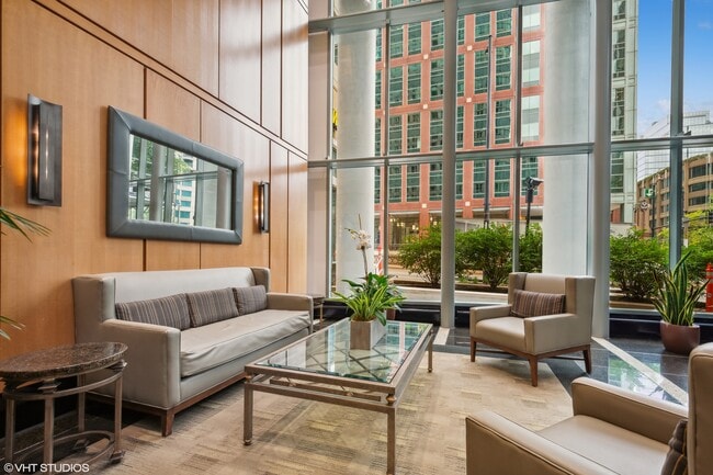 Building Photo - 345 N LaSalle St