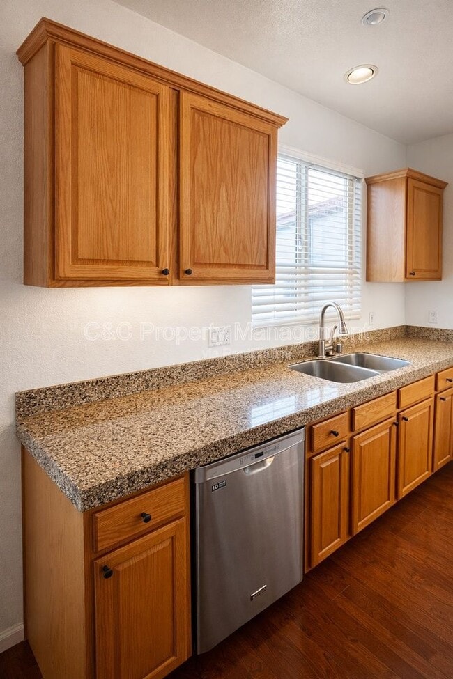 Foto del edificio - 25106 Angelina Ln