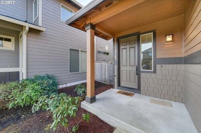 Building Photo - Immaculate 4BD in Salmon Creek! Open Conce...