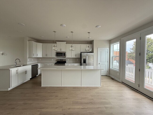 Foto del edificio - NEW Construction - 3 Bed Townhome in the City!