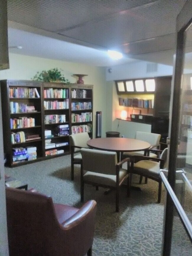 Foto del edificio - 4575 W 80th St Cir