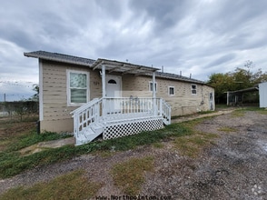Building Photo - 224 Thelka