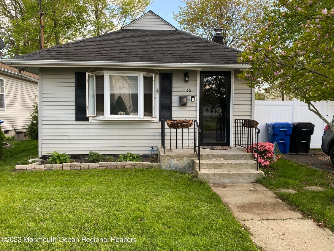 Primary Photo - 36 Taylor Ave