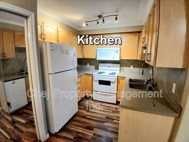 Photo du bâtiment - 9938-9104 104 Street NW