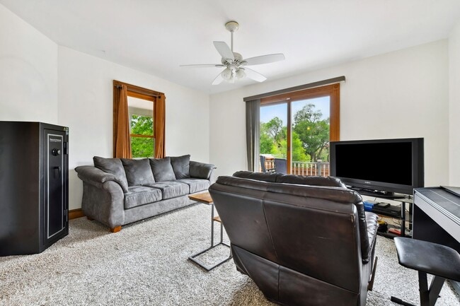Building Photo - Charming Westside 4 Bedroom Home