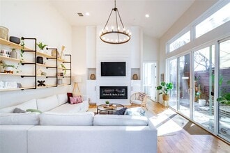 Building Photo - 8307 Hathaway Dr