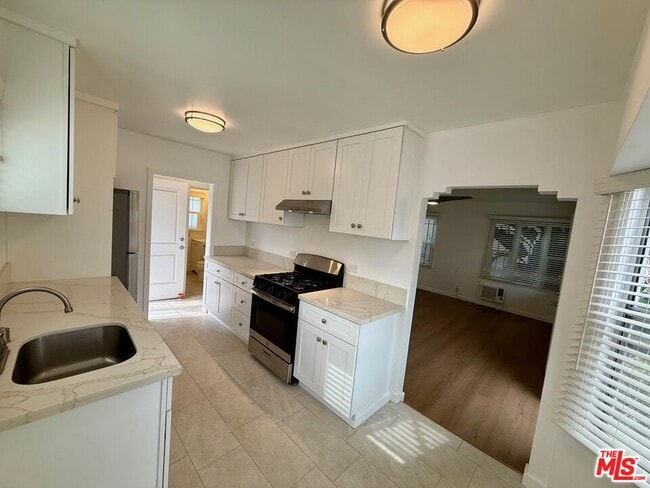 Building Photo - 1157 N Genesee Ave