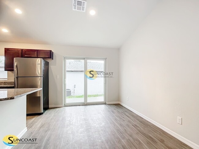 Building Photo - 8608 N Gilovu Dr