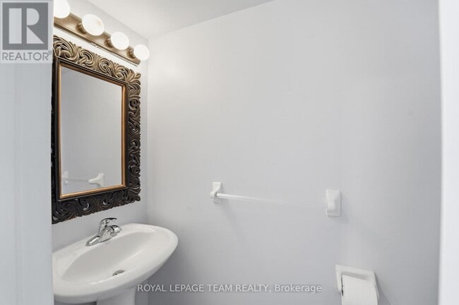 Building Photo - 90 Edenvale Dr