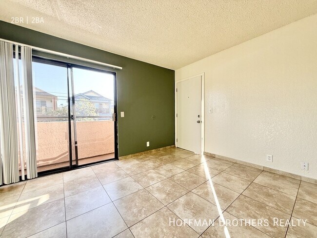 Foto del edificio - 8900 Burnet Ave
