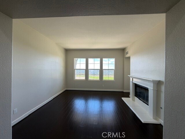 Building Photo - 6887 Amber Ln
