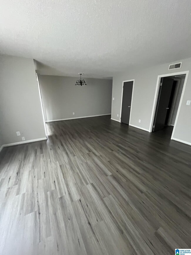 Building Photo - 1340 32nd St S