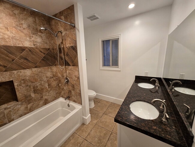 Building Photo - 16900 Marlin Pl