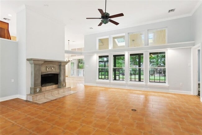 Building Photo - 1306 Woodmere Dr