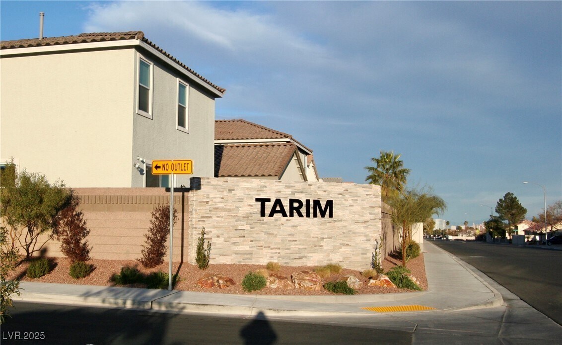 Foto principal - 4275 Tarim St
