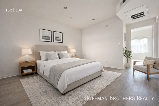 Building Photo - 251 Robinson St