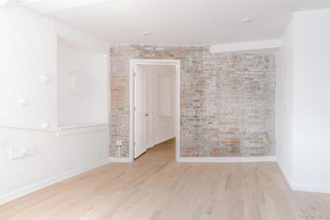 Foto del edificio - 155 S River St