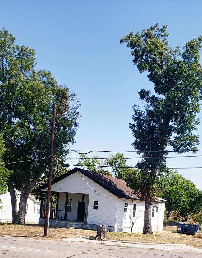 Building Photo - 1615 Johnson St