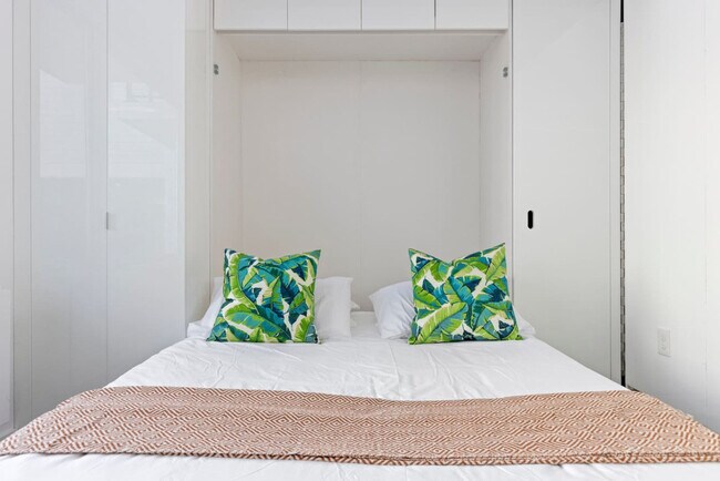 Foto del edificio - 12607 Larchmere Blvd