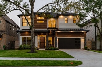 Building Photo - 1733 Du Barry Ln