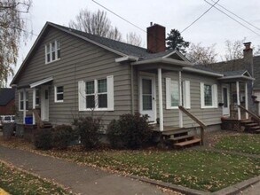 Building Photo - 2217-2219 NW Van Buren Ave