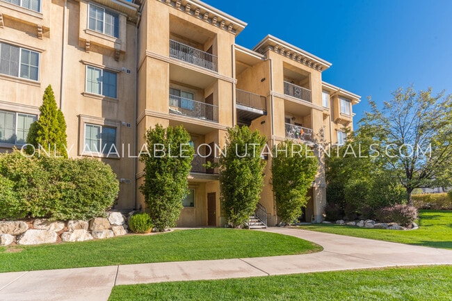 Building Photo - 1018 N 985 W St