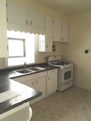 Building Photo - 8423 Monticello Ave