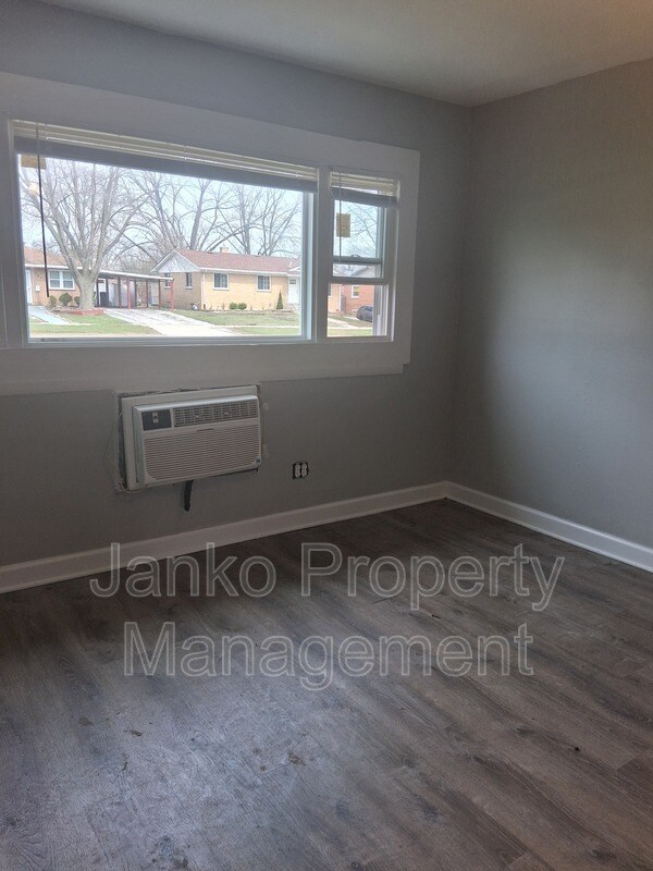 Foto del edificio - 392 W Hickory St