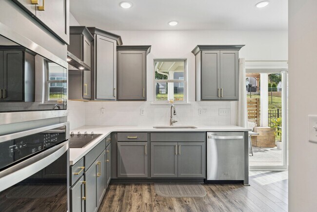 Building Photo - 9121 Ristau Dr