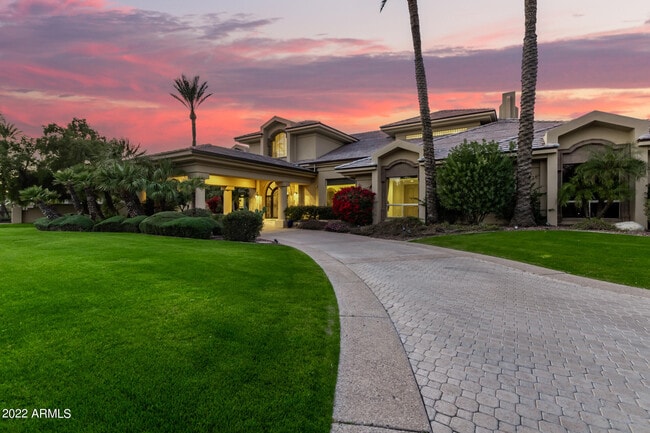 Building Photo - 7760 E Vaquero Dr