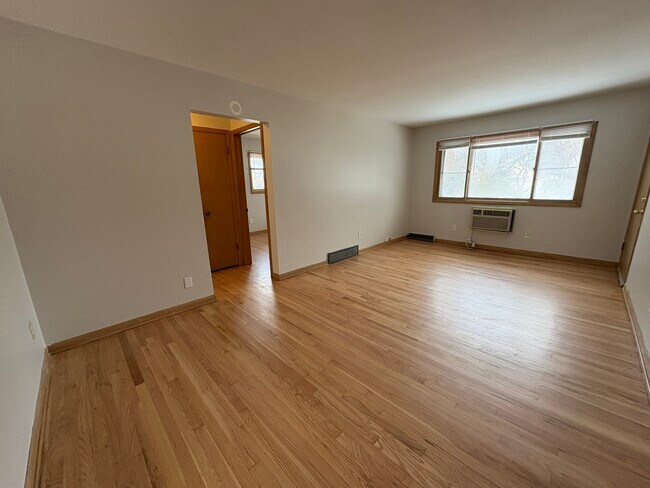 Foto del edificio - 3573 S 76th St