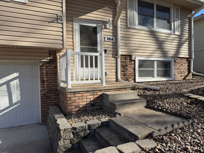 Building Photo - Move-In Ready 3-Bedroom Home in Prime La Vista Location!